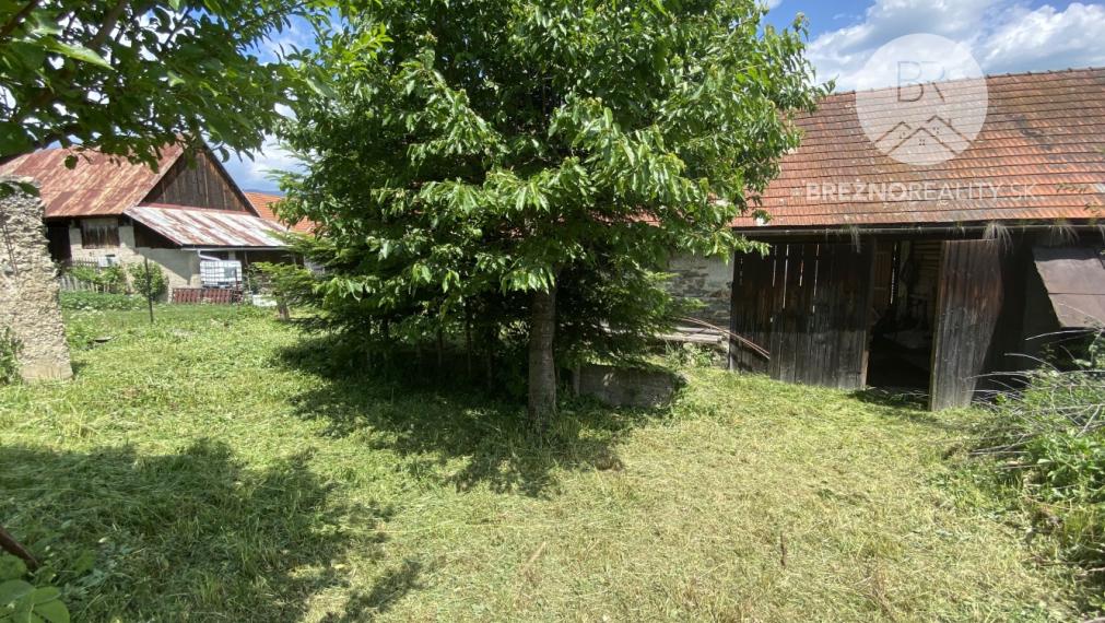 Pozemok s hospodárskou budovou - Polomka