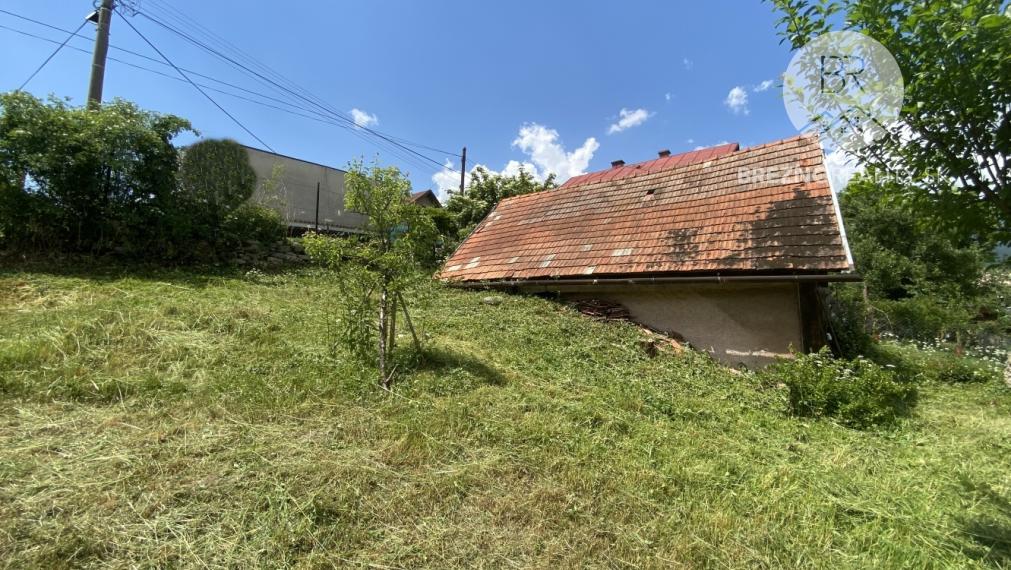 Pozemok s hospodárskou budovou - Polomka