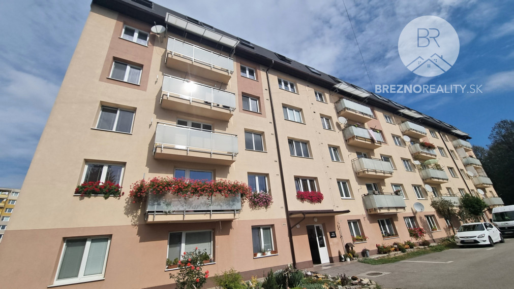 REZERVOVANÝ!!! 3 izbový byt na predaj - Brezno