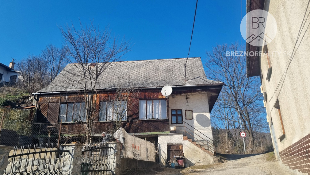 Historický dom v Brezne na predaj – atmosféra s pôvodnými prvkami