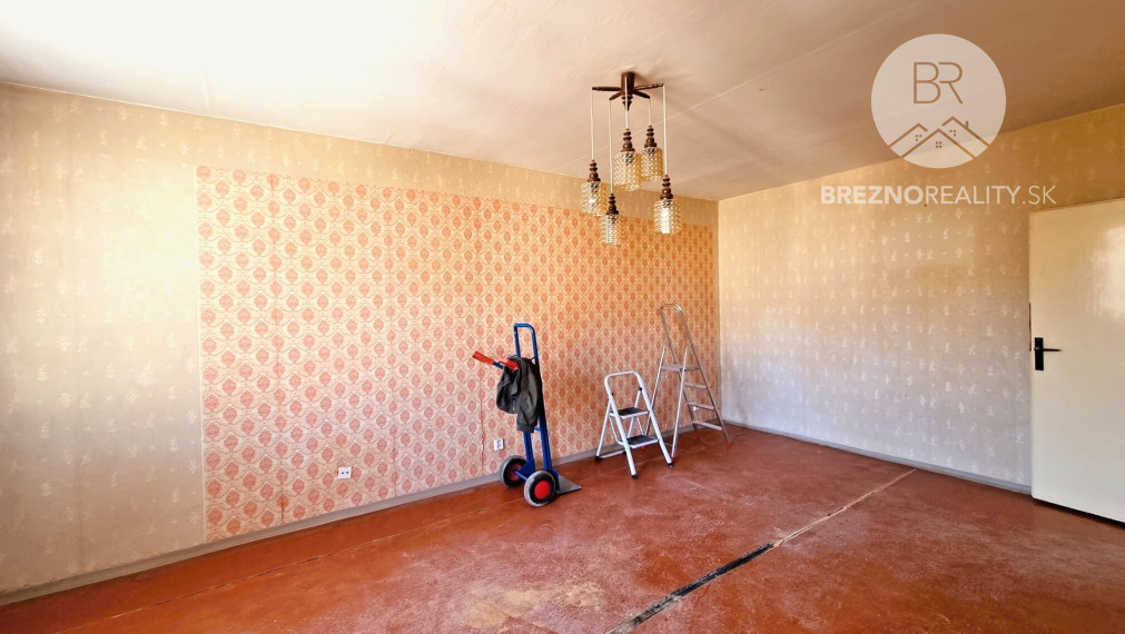 PREDANÉ - Na predaj 3-izbový byt - Brezno