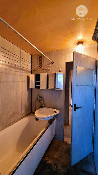 PREDANÉ - Na predaj 3-izbový byt - Brezno