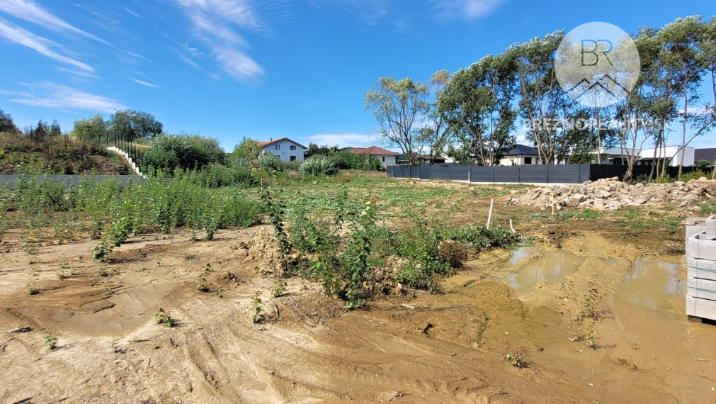 Stavebný pozemok 650 m2 na predaj - Brezno - Mazorník s krásnym výhľadom na Nízke Tatry