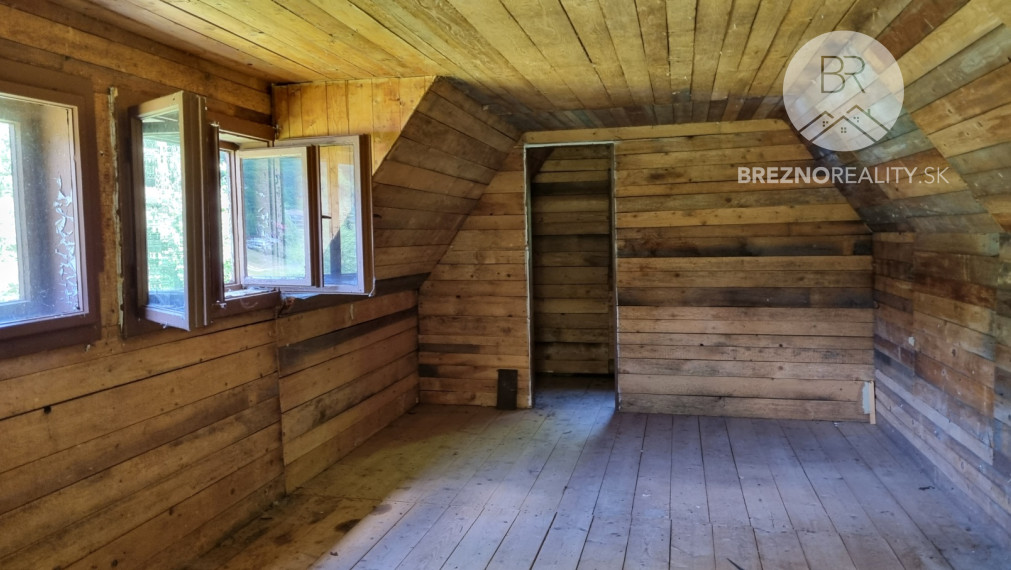 Rekreačný pozemok s drevenicou – Hronec - príroda, výhľady, polosamota