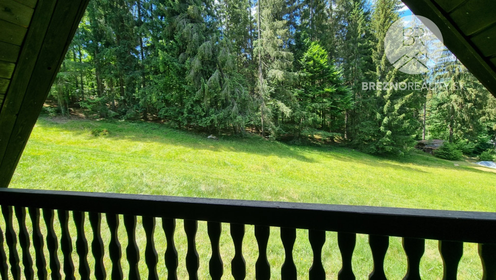 Rekreačný pozemok s drevenicou – Hronec - príroda, výhľady, polosamota