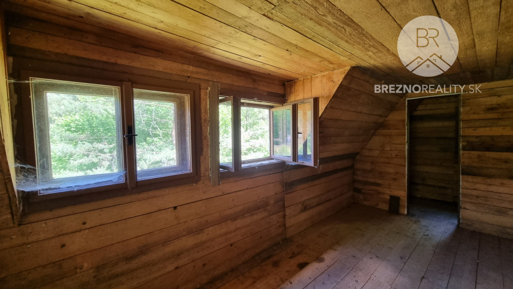 Rekreačný pozemok s drevenicou – Hronec - príroda, výhľady, polosamota