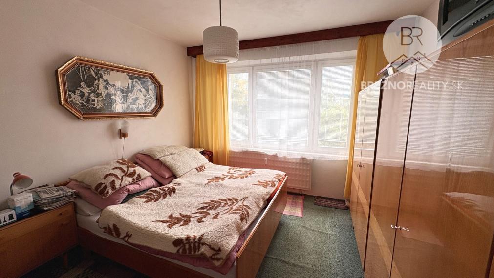 REZERVOVANÝ!!! Priestranný 4i byt s loggiou, 104 m2, Brezno - pripravený na úpravy podľa vašich predstáv