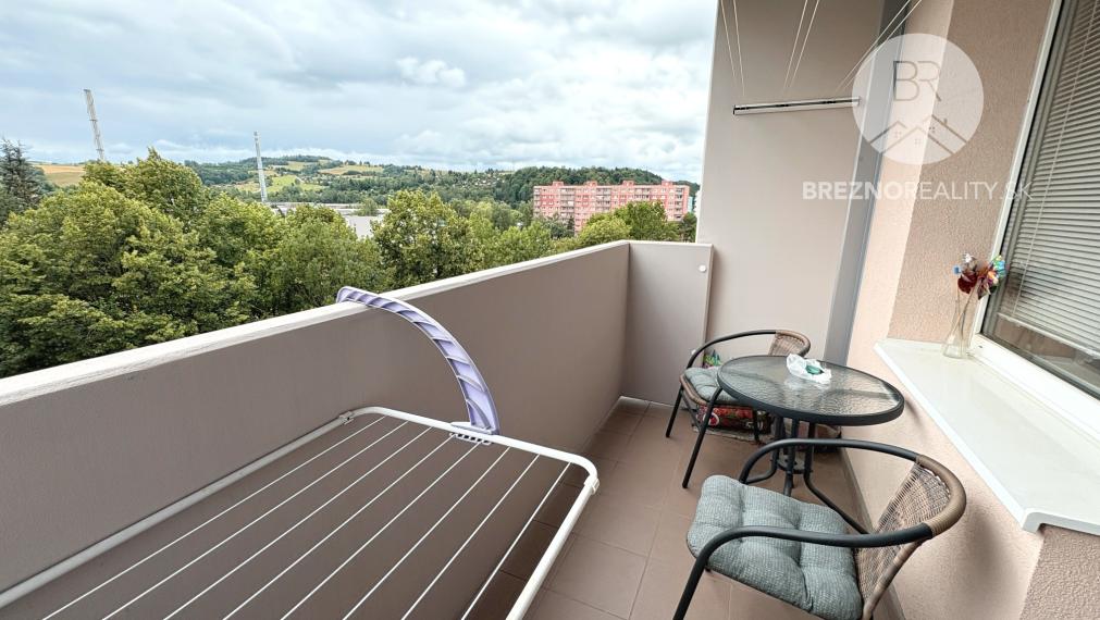 REZERVOVANÝ!!! Priestranný 4i byt s loggiou, 104 m2, Brezno - pripravený na úpravy podľa vašich predstáv