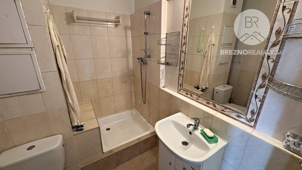 Štartovací byt snov v Brezne - 39m2 pohodlia a svetla