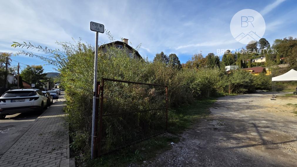 POZEMOK V CENTRE BREZNA – INVESTIČNÁ PRÍLEŽITOSŤ