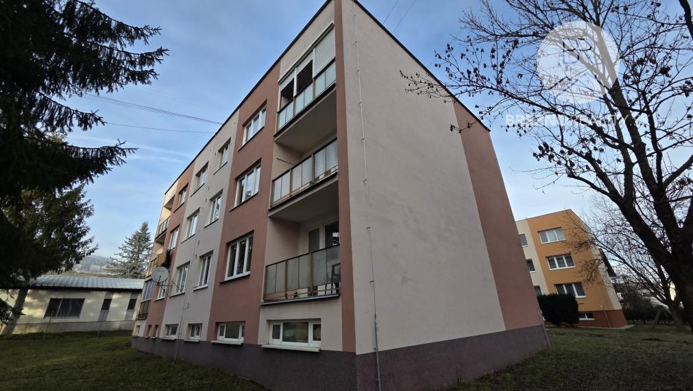 2-izbový byt v pokojnej lokalite blízko centra mesta Brezno