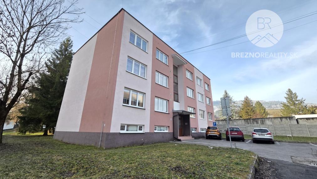 2-izbový byt v pokojnej lokalite blízko centra mesta Brezno