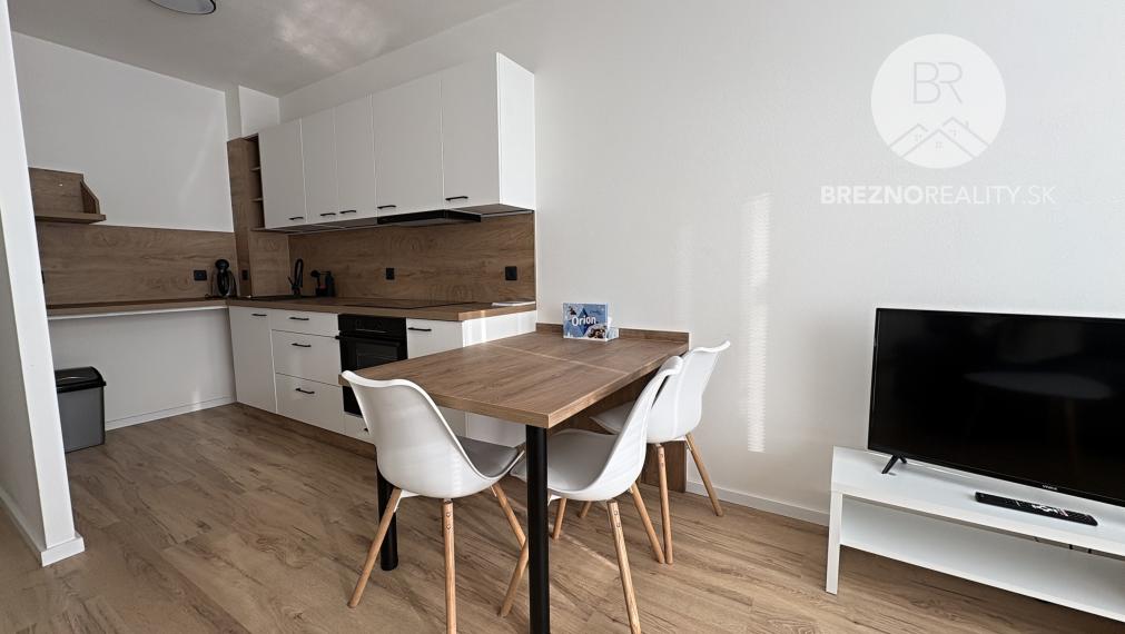 BYT NA PRENÁJOM 1KK s balkónom v novostavbe -Brezno - štvrť Kasárne