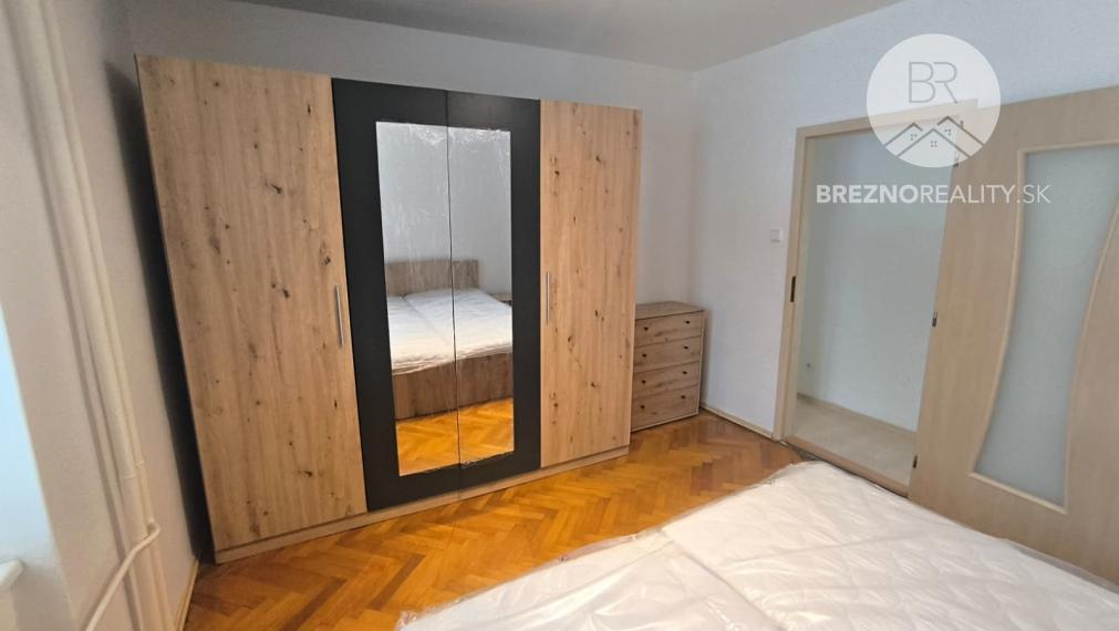 Prenájom 2 izbový byt v centre - Brezno