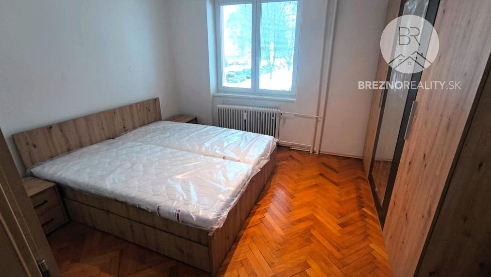Prenájom 2 izbový byt v centre - Brezno