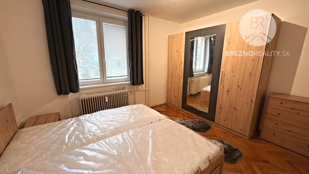 Prenájom 2 izbový byt, kompletne zariadený, v centre - Brezno
