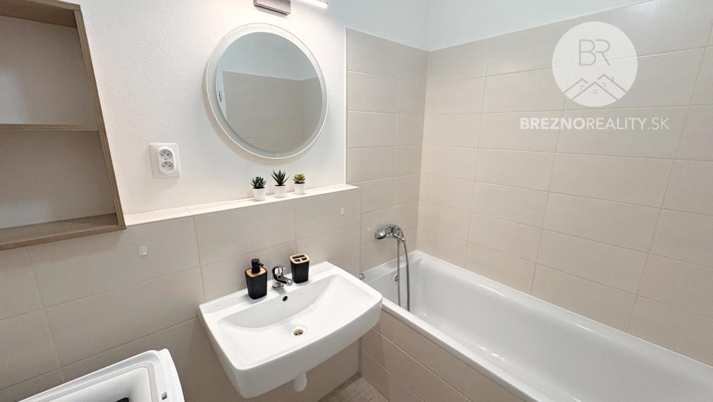 Prenájom 2i byt - štvrť Kasárne - Brezno