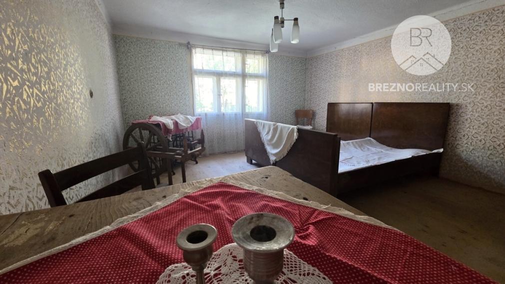 Tradičná drevenica na pokojnom  mieste - Pohorelá