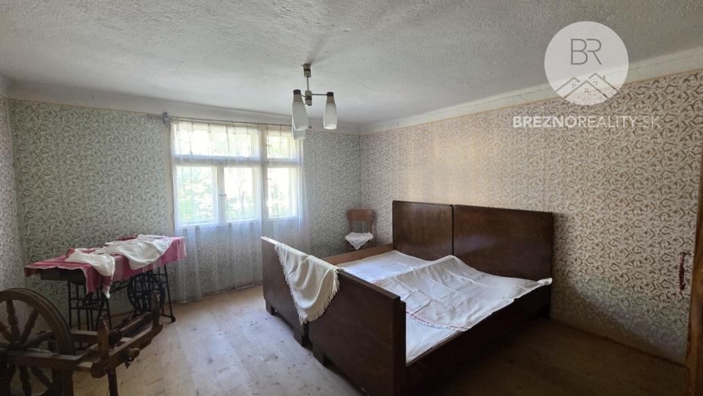 Tradičná drevenica na pokojnom  mieste - Pohorelá