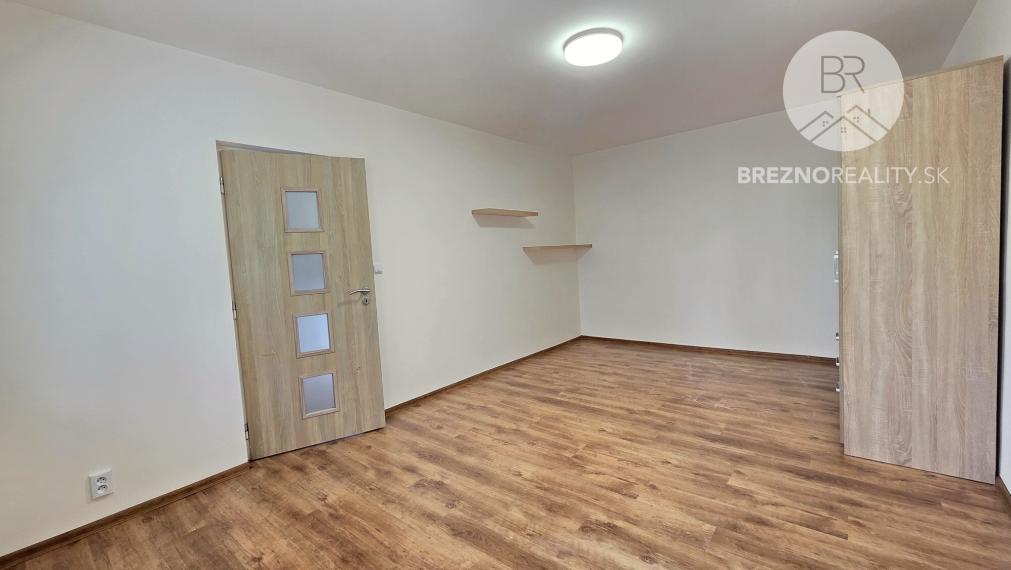 1-izbový byt po renovácii na predaj – Podbrezová, časť Kolkáreň