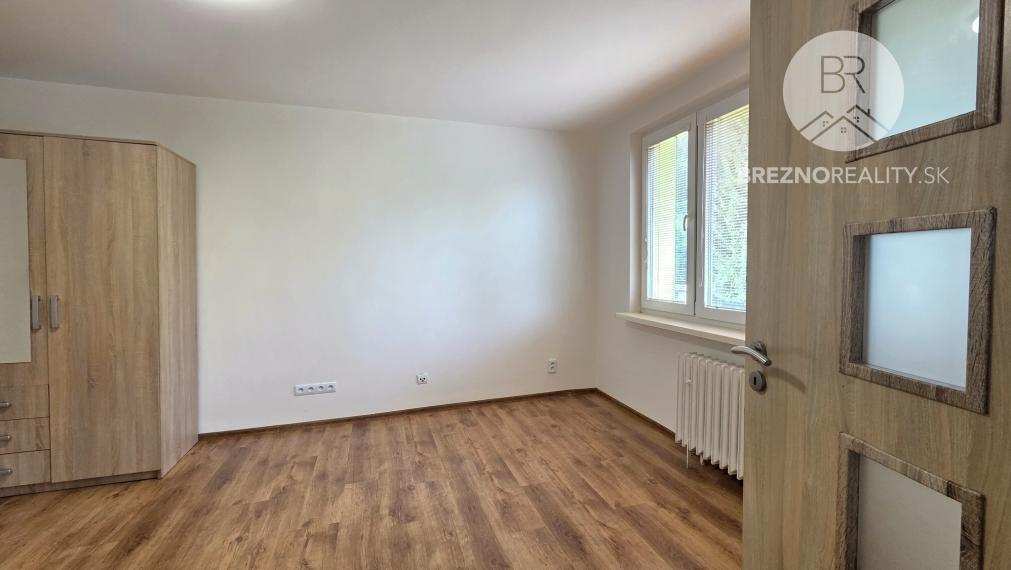 1-izbový byt po renovácii na predaj – Podbrezová, časť Kolkáreň