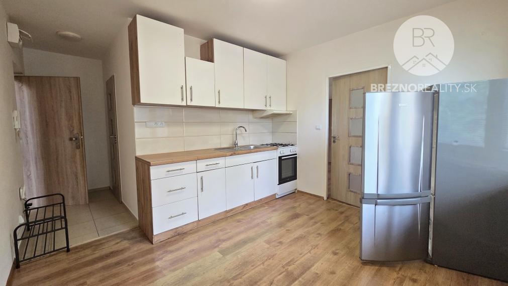1-izbový byt po renovácii na predaj – Podbrezová, časť Kolkáreň