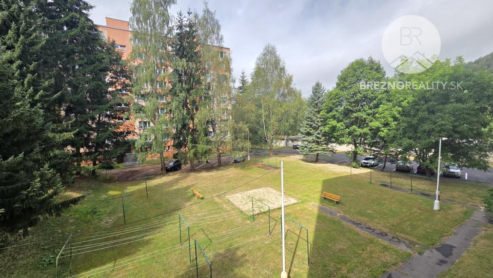 1-izbový byt po renovácii na predaj – Podbrezová, časť Kolkáreň