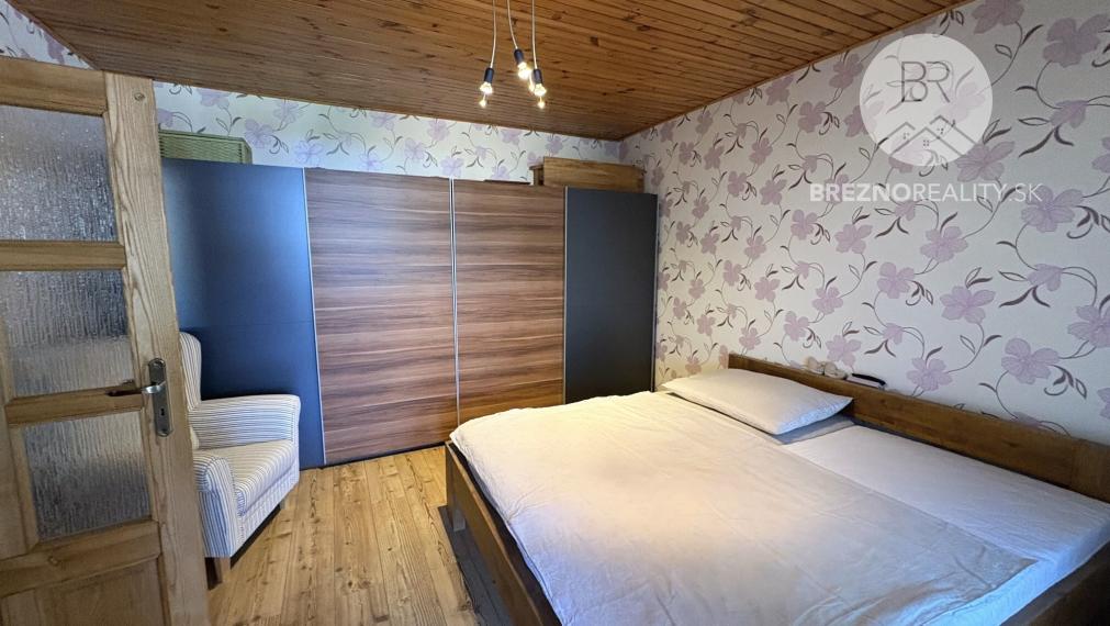 Dom na predaj s výbornou polohou a udržiavanou záhradou - Lopej - Podbrezová