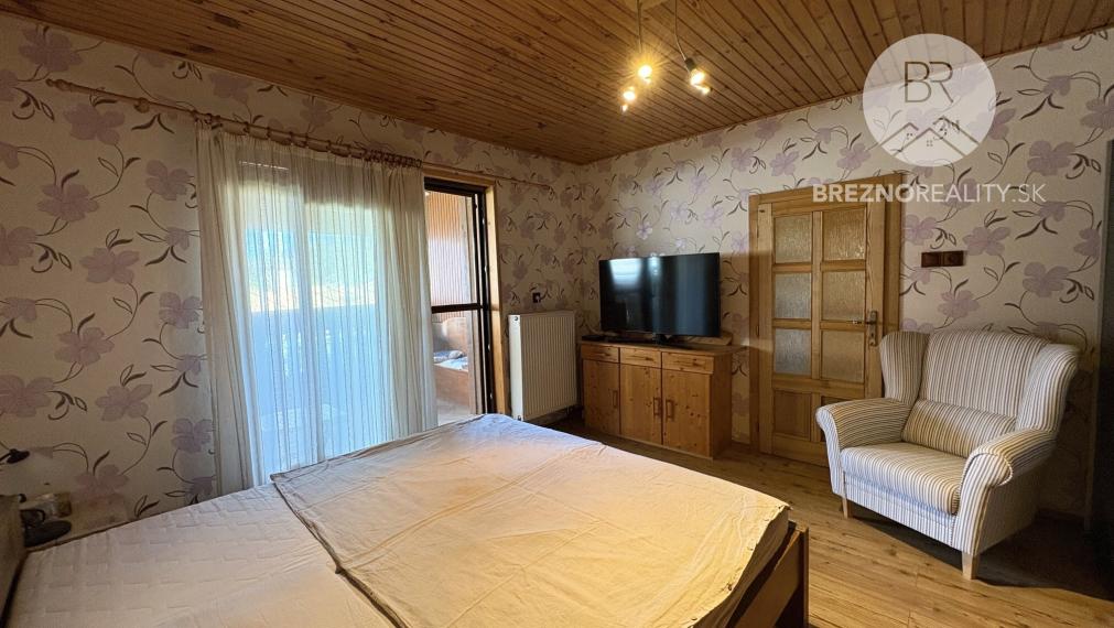 Dom na predaj s výbornou polohou a udržiavanou záhradou - Lopej - Podbrezová