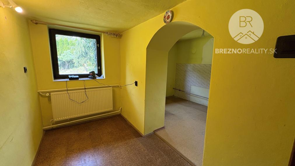 Dom na predaj s výbornou polohou a udržiavanou záhradou - Lopej - Podbrezová