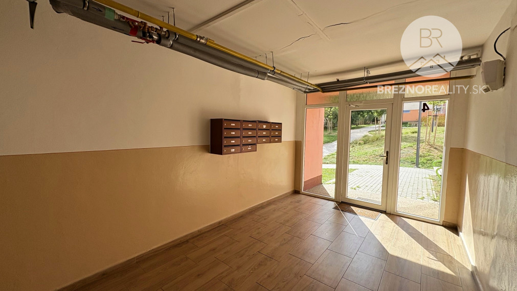 Priestranný 3-izbový byt (70 m²) s loggiou na sídlisku Mazorníkovo, Brezno