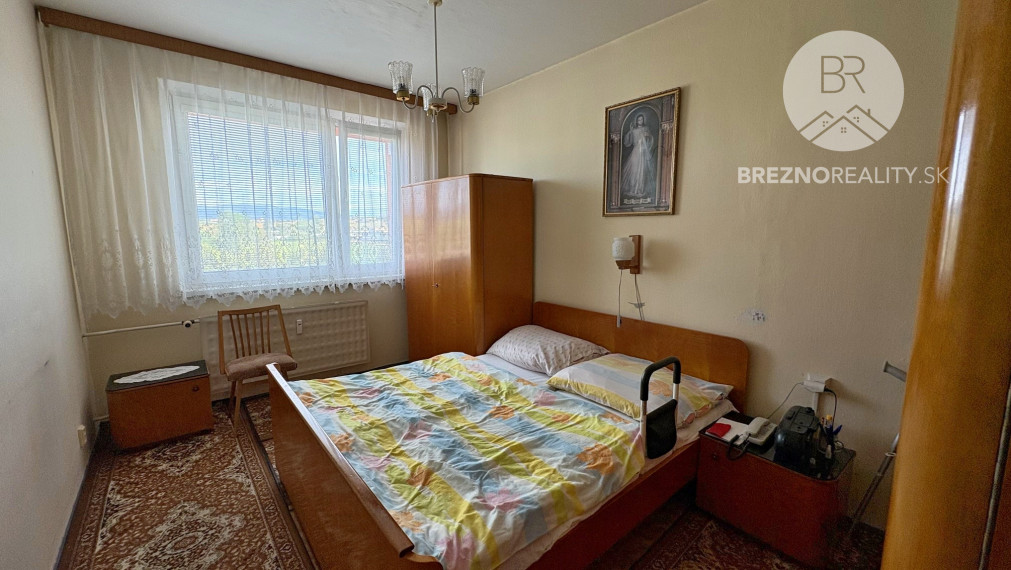 Priestranný 3-izbový byt (70 m²) s loggiou na sídlisku Mazorníkovo, Brezno