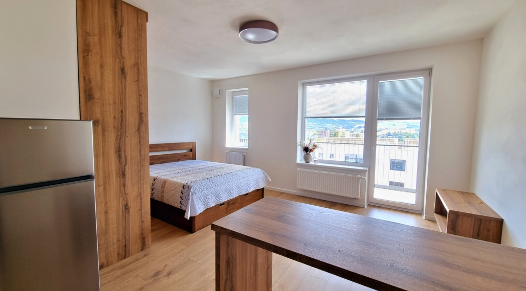 Kompletne zariadený 1i byt na prenájom - novostavba Kasárne - Brezno