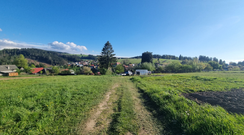 Pozemok v horskej obci Lom nad Rimavicou s nádhernými výhľadmi