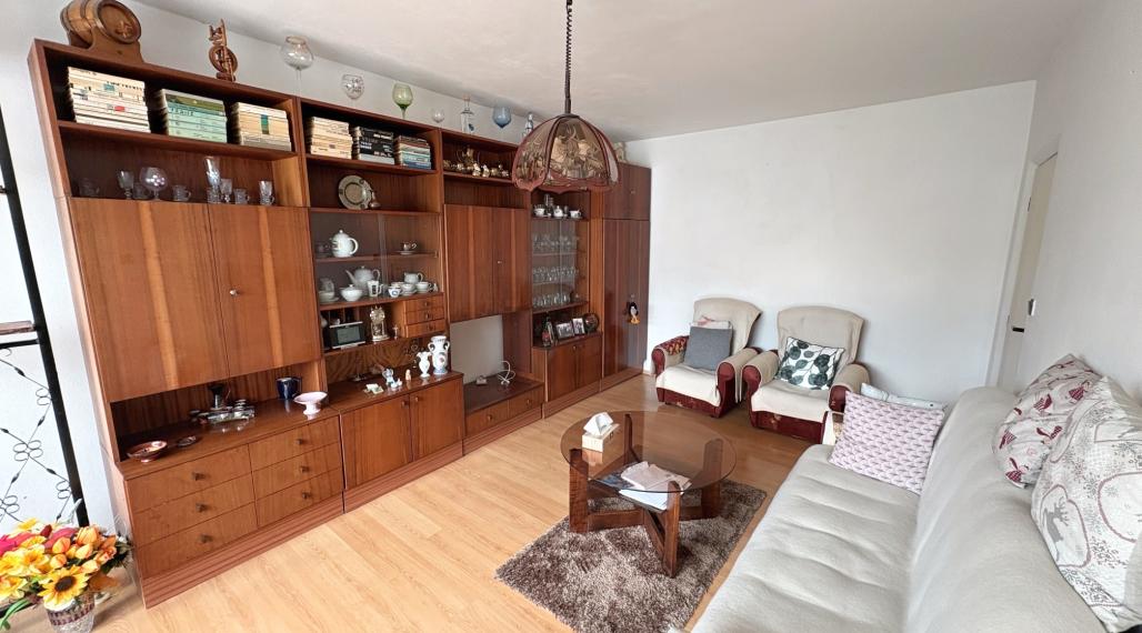 REZERVOVANÝ!!! Priestranný 4i byt s loggiou, 104 m2, Brezno - pripravený na úpravy podľa vašich predstáv