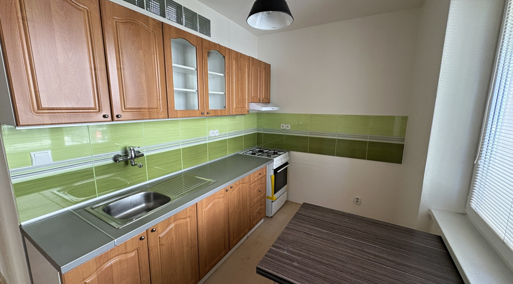 REZERVOVANÝ!!!  Na predaj 2i byt v Brezne - ulica Malinovského