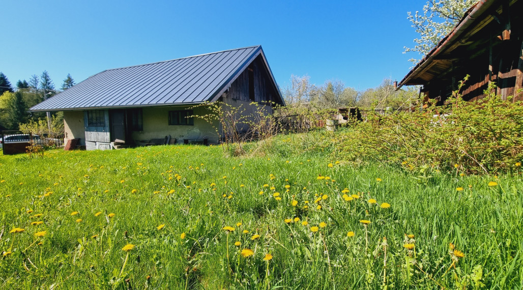 Pozemok 607 m² so sieťami a drevenicou, Braväcovo