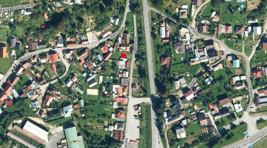 Stavebný pozemok so súpisným číslom (pôvodný dom) - Zadné Halny