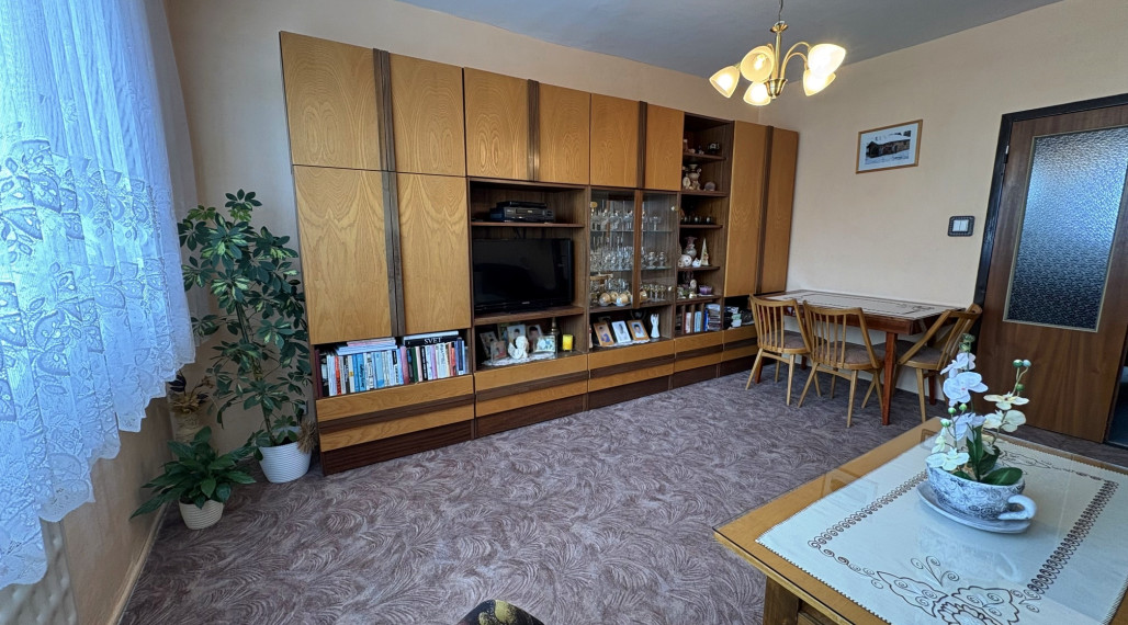 Priestranný 3-izbový byt (70 m²) s loggiou na sídlisku Mazorníkovo, Brezno