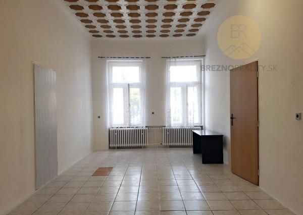 Priestory na prenájom v centre mesta Brezno - Nám. gen. M.R.Štefánika