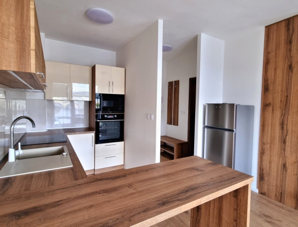 Zariadený 1i byt na prenájom - novostavba Kasárne - Brezno