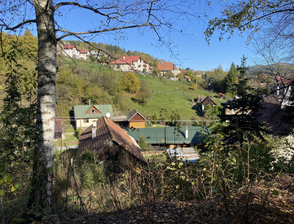Pozemok na predaj so starším domom - Beňuš - Brezno