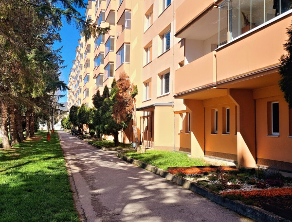 Na predaj 3-izbový byt - centrum Brezno - ul. ČSA