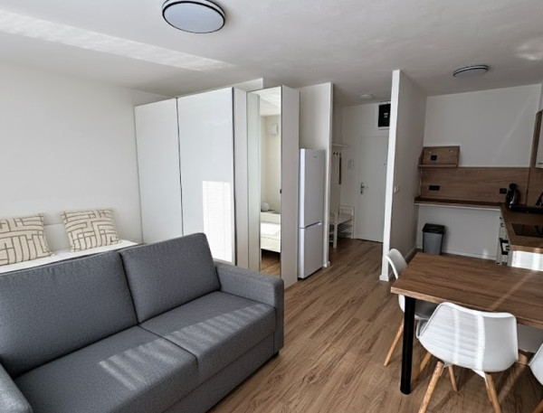 BYT NA PRENÁJOM 1KK s balkónom v novostavbe -Brezno - štvrť Kasárne