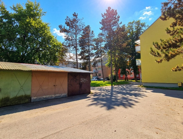 Garáž na predaj - Švermova ul. - Brezno